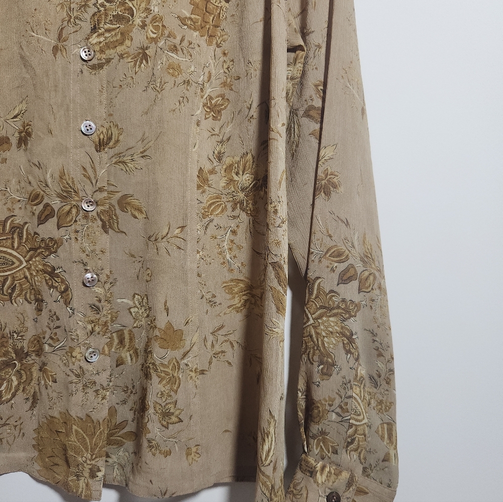 Liz Claiborne Floral Button Up Shirt Size 6 Textured Sheer Neutral Mallcore Top - Picture 3 of 9